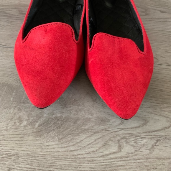 Red Express Flats - Picture 2 of 3